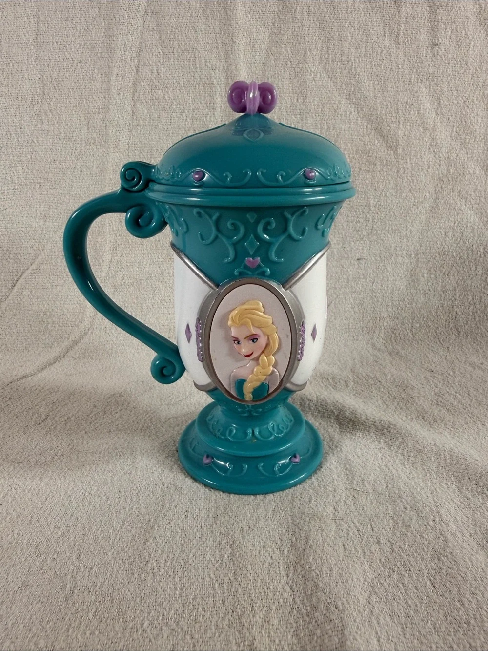 Disney on Ice Frozen Princess Elsa & Anna 7” Plastic Collectable Snow Cone Cup